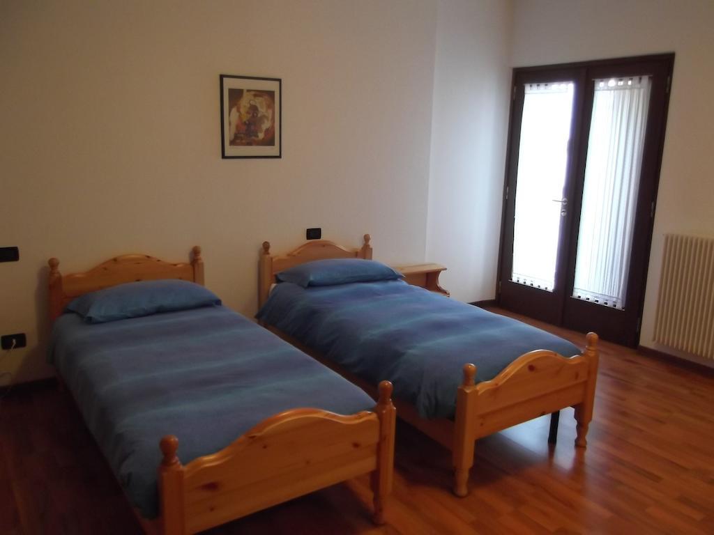 Bed and Breakfast Sentiero Valinis Fanna Zimmer foto